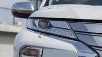 Pajero Sport dilengkapi LED Active Cornering Lamp yang merupakan fitur pertama dan terbaik di kelasnya, membuat Anda semakin yakin bermanuver di kondisi minim cahaya. Foto: Dok. MMKSI