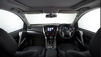 Selain itu New Pajero Sport dilengkapi dengan fitur Adaptive Cruise Control. Foto: Dok. MMKSI