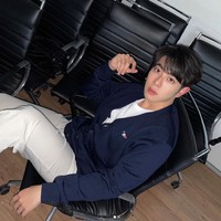 Seperti Jin BTS, aktor Thailand ini juga memiliki tinggi semampai. Mix dan Jin BTS bahkan hanya memiliki selisih tinggi 1 cm. Foto: Instagram mixxiw