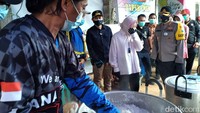 Selain memberikan santunan kepada ahli waris, Risma juga memberikan bantuan logistik dengan total Rp Rp 398.940.300. Sedangkan dua korban yang ditemukan selamat diberikan santunan total Rp 10 juta.