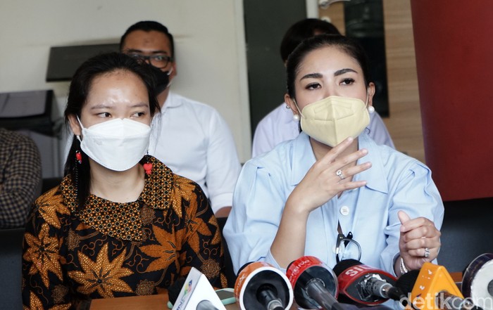 Nindy Ayunda datangi Komnas Perempuan, Tunjukkan Bukti KDRT
