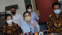 Pada kesempatan kali ini, Nindy Ayunda blak-blakan mengenai masalah rumah tangganya dengan Askara Prasady Harsono. Foto: Palevi/detikHOT