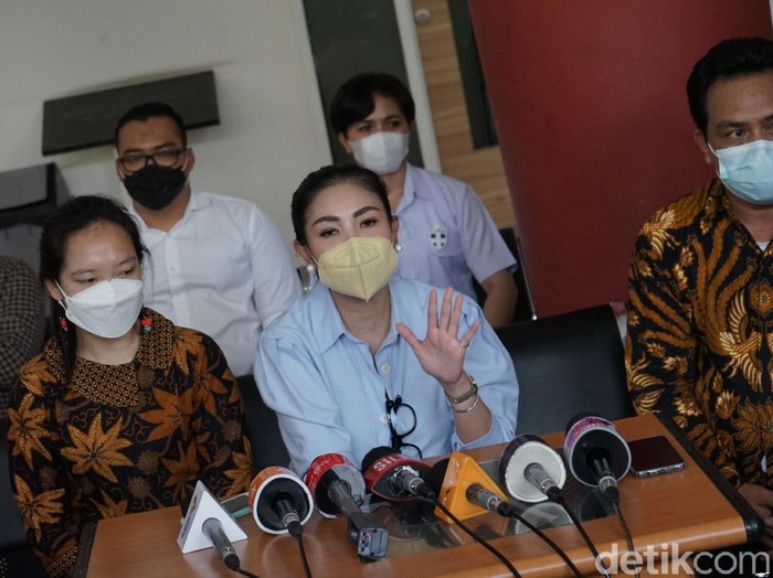 Nindy Ayunda datangi Komnas Perempuan, Tunjukkan Bukti KDRT