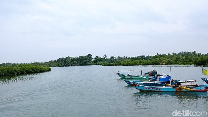 Pantai Bojong Salawe, Pangandaran.