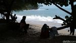 Pasir Putih dan Debur Ombak di Pantai Tambakrejo