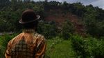Pencarian Korban Longsor Nganjuk Dilihat dari Udara