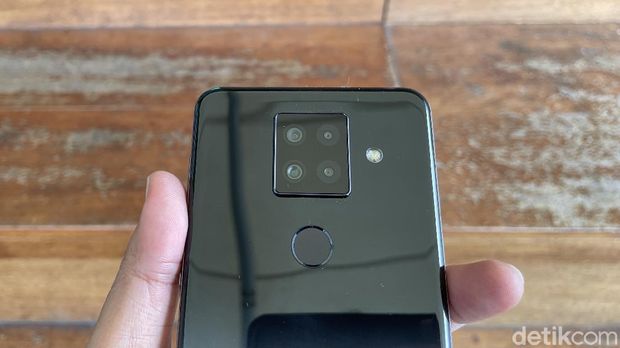 Sharp Aquos Sense 4 Plus