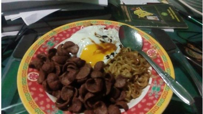 Sok Bule! Menu Sarapan Sereal hinggal Roti Campur Sambal Ini Bikin Ngakak