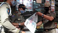 Pemerintah Kota Bogor menyegel sementara dan menjatuhkan sanksi denda sebesar Rp10 juta kepada pengelola tempat wisata The Jungle Waterpark karena melanggar protokol kesehatan dengan membiarkan terjadinya kerumunan.
