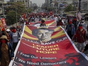 Demonstran Myanmar Terus Beraksi, Layanan Kereta Api Terhenti
