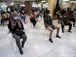 Vaksinasi Tahap Kedua Cuma Sasar Pedagang Pasar, Pelaku UMKM Protes