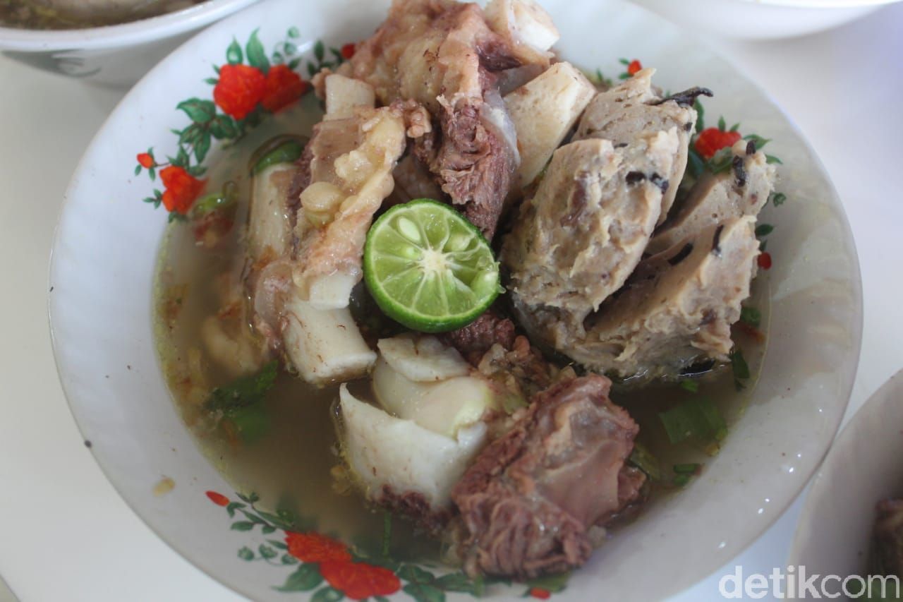 Bakso Kameumeut : Segarnya Bakso Isian Kuping dan Cingur Sapi