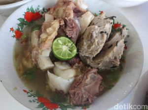 Bakso Kameumeut : Segarnya Bakso Isian Kuping dan Cingur Sapi