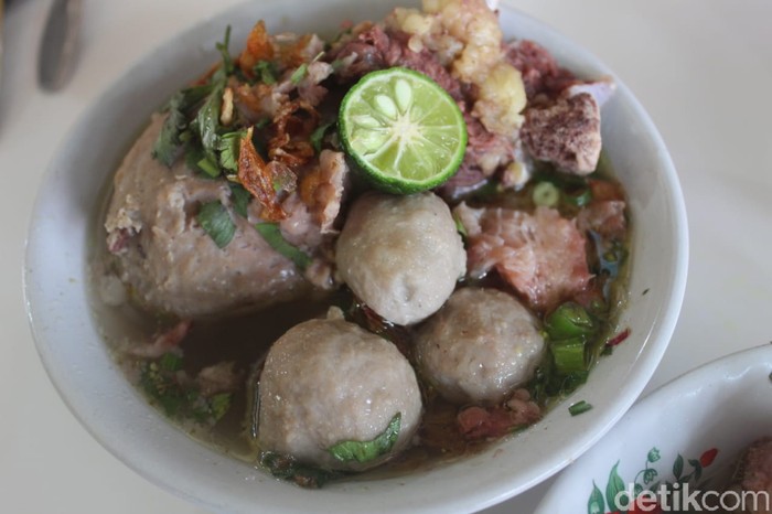 Bakso Kameumeut : Segarnya Bakso Isian Kuping dan Cingur Sapi