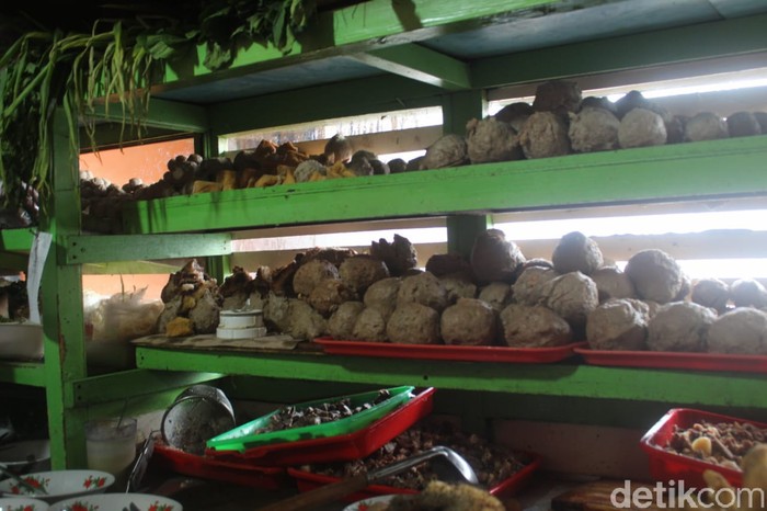 Bakso Kameumeut : Segarnya Bakso Isian Kuping dan Cingur Sapi Bakso Kameumeut : Segarnya Bakso Isian Kuping dan Cingur Sapi