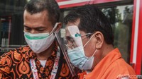 Eks anggota DPRD Jabar dari Partai Golkar itu diduga menerima uang sebesar Rp 8,5 miliar.