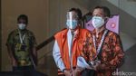 Eks Anggota DPRD Jabar Abdul Rozak Muslim Tertunduk di KPK