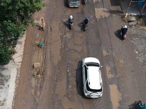Dijuluki Jeglongan Sewu, Lubang-lubang Menganga di Jalan Solo-Purwodadi