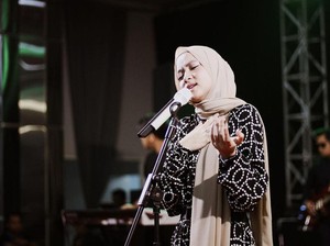9 Fakta Karier Nissa Sabyan: dari SMK Ototronik hingga Honor Fantastis