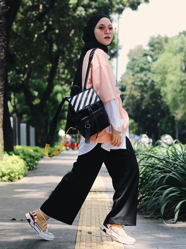 Gaya hijab Nissa Sabyan.