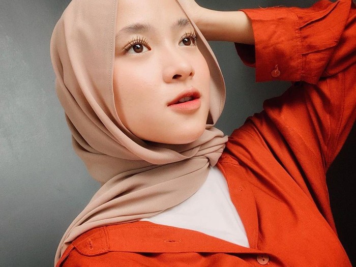 Gaya hijab Nissa Sabyan.