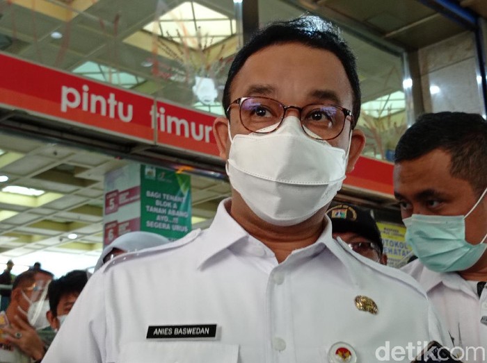 Gubernur DKI Jakarta Anies Baswedan di Pasar Tanah Abang.