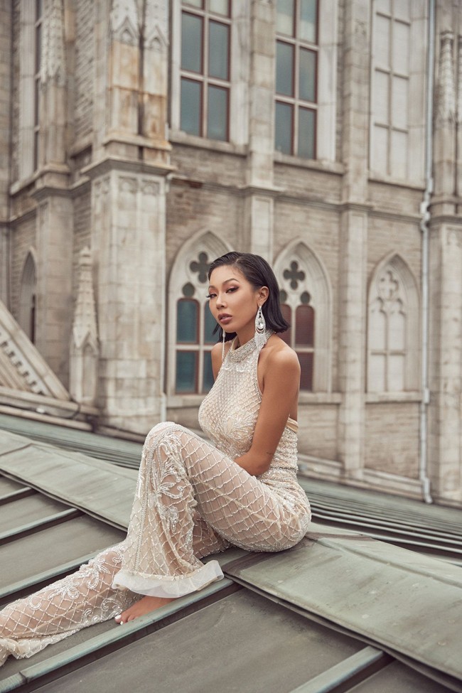 Jessi juga menempati urutan keempat idol KPop wanita terseksi. Ia memiliki tinggi badan 167 cm dan tinggi badan 47 kg. Dalam program Our Oppa Show, Jessi mengungkap ia aktif dalam keseharian dan menjaga bentuk tubuhnya dengan berolahraga tinju. Foto: Dok. SM Entertainment