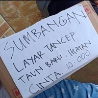 Demi bisa nonton sinetron Ikatan Cinta bareng-bareng sampai ngumpulin sumbangan untuk membeli layar tancep. Ada-ada saja ulah netizen, padahal bisa nonton di rumah masing-masing loh.. Foto: Twitter.com/naayjk