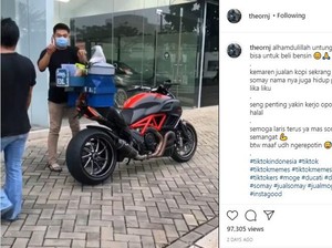 Diam-diam Bantu Dagangan Adik dan Penjual Siomay Pakai Motor Rp 500 Juta