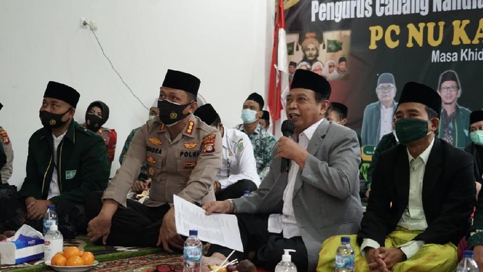 Kapolres Metro Bekasi Kombes Hendra Gunawan menemui tokoh PCNu Kabupaten Bekasi.
