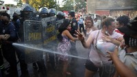 Menurut Kementerian Kehakiman Paraguay, enam narapidana tewas dalam kerusuhan yang terjadi di penjara Terumcu.  