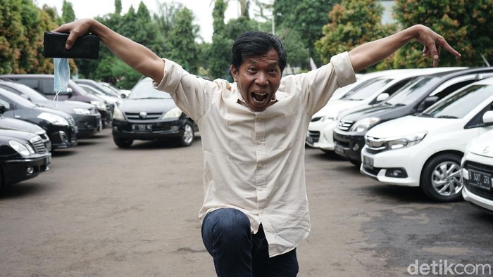 Artis komedi Kiwil bersama Rohimah saat menghadiri sidang cerai dengan agenda keterangan saksi di Pengadilan Agama Jakarta Selatan, Jakarta, Rabu, (17/2/2021).