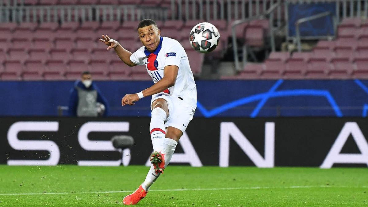 Kylian Mbappe menjadi bintang kemenangan PSG atas Barcelona. (Foto: Getty Images/David Ramos)