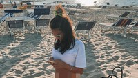 Saat musim panas, Francesca tak ketinggalan berjemur di Cattolica Beach, Italia. (Instagram)