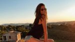 Foto: Liburannya Francesca Sofia, Kekasih Valentino Rossi