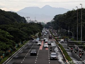 Gunung Gede Pangrango Kelihatan dari Kemayoran, Kualitas Udara Jakarta Memang Lagi Oke