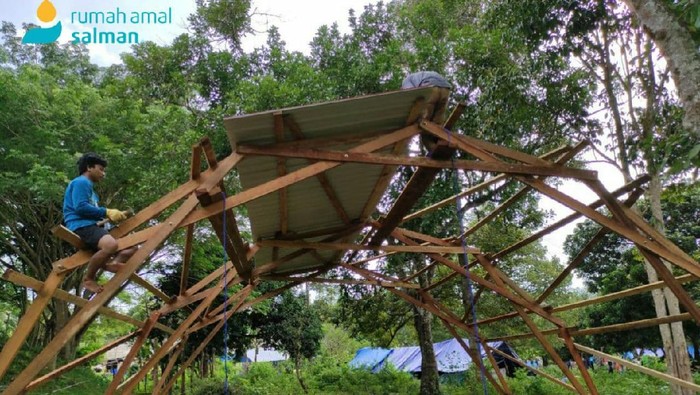 Melihat huntara yang dibangun Salman ITB untuk penyintas gempa di Mamuju