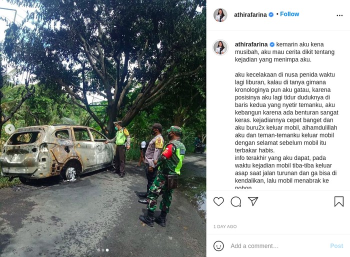 Mobil yang Ditumpangi Pilot Cantik Athira Farina Terbakar