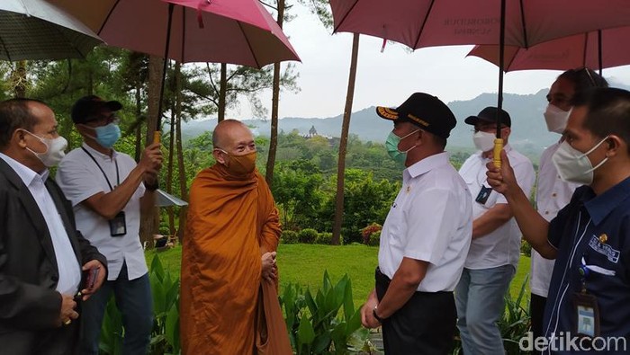 Kunjungan Menko PMK ke Candi Borobudur hari Rabu (17/2/2021)