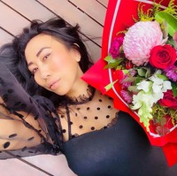 Banyak orang yang terkejut bahwa Ning telah menjadi nenek. Lantaran, Ning masih terbilang muda untuk memiliki cucu. Foto: Instagram