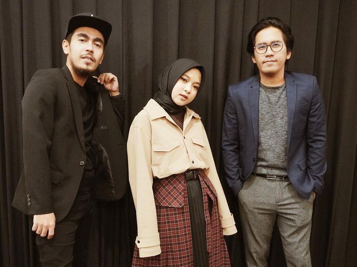 Gaya hijab Nissa Sabyan. Gaya hijab Nissa Sabyan.