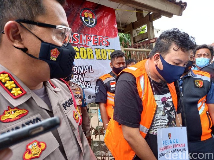 Pelaku pembuang sampah medis bekas COVID-19 di Bogor.