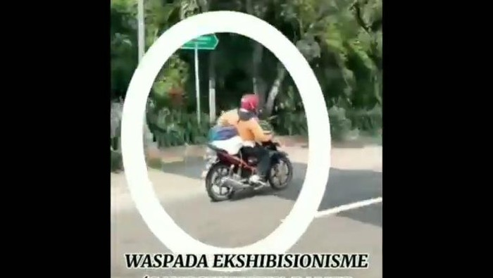 pemotor pria pamer alat kelamin di pasuruan