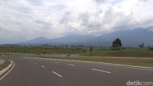 MNC Group diketahui tengah mengembangkan dua wilayah destinasi hiburan MNC Lido City dan MNC Bali Resort. Total nilai investasinya mencapai US$ 1,7 miliar atau sekitar Rp 23,8 triliun (kurs Rp 14.000).