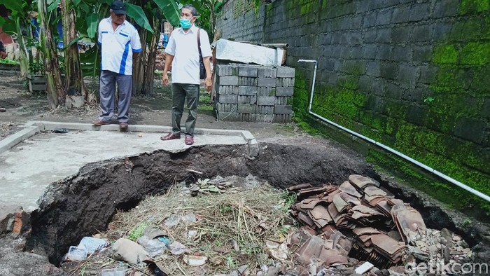 Penampakan sumur warga Klaten yang ambles