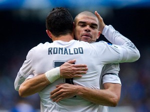 Dulu Kawan, Pepe Kini Bikin Ronaldo Tertunduk