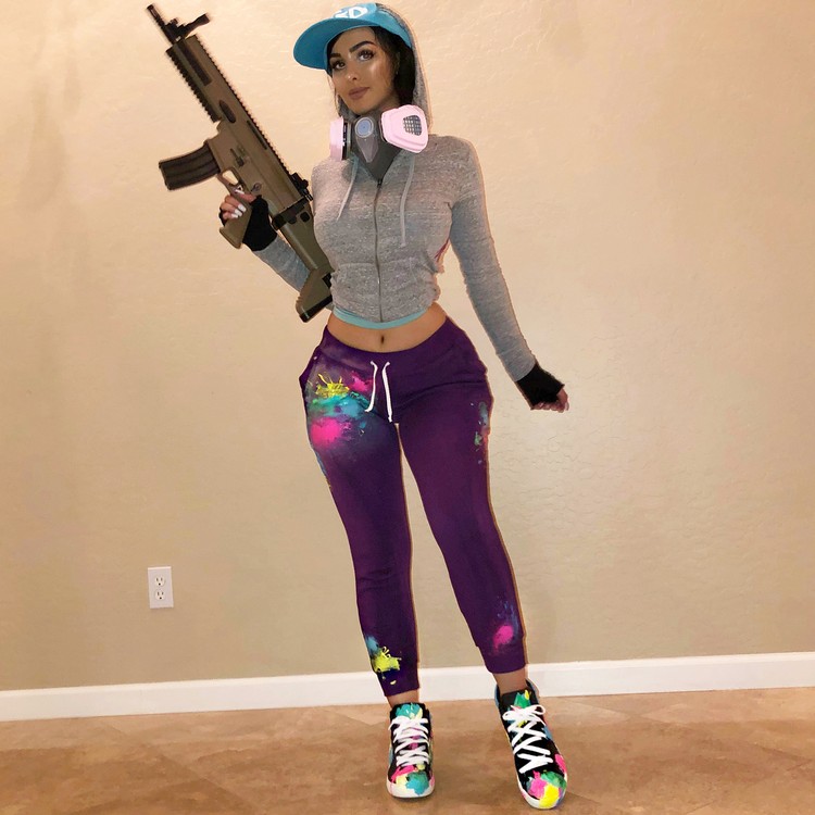 Potret Cantik SSSniperWolf, YouTuber Gaming yang Bikin Meleleh Lia Valentine adalah seorang gamer asal Inggris yang punya banyak followers. Ini dia potret cantiknya.