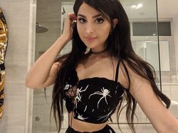 Potret Cantik SSSniperWolf, YouTuber Gaming yang Bikin Meleleh