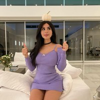Lia Valentine adalah seorang gamer asal Inggris yang punya banyak followers. Ini dia potret cantiknya.