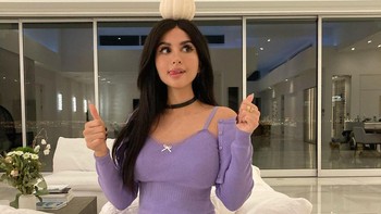 Jadi bagaimana, sudah tersihir dengan kecantikan SSSniperWolf? Foto: Instagram/@SSSniperWolf